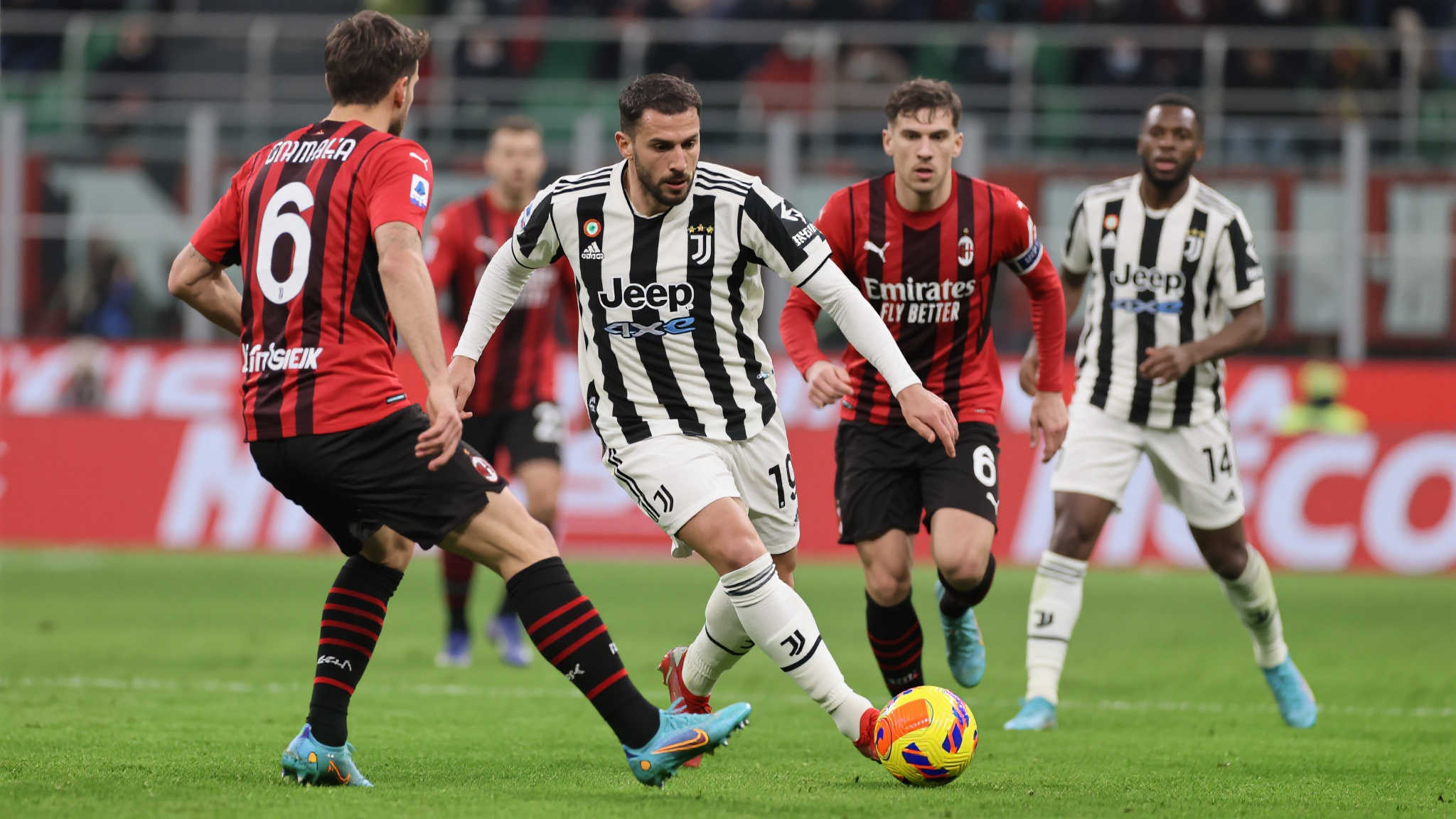 伊尔迪兹双响助尤文图斯4-1大胜维达德 比赛一开始,双方就展现出了极高水平的竞技状态。然而