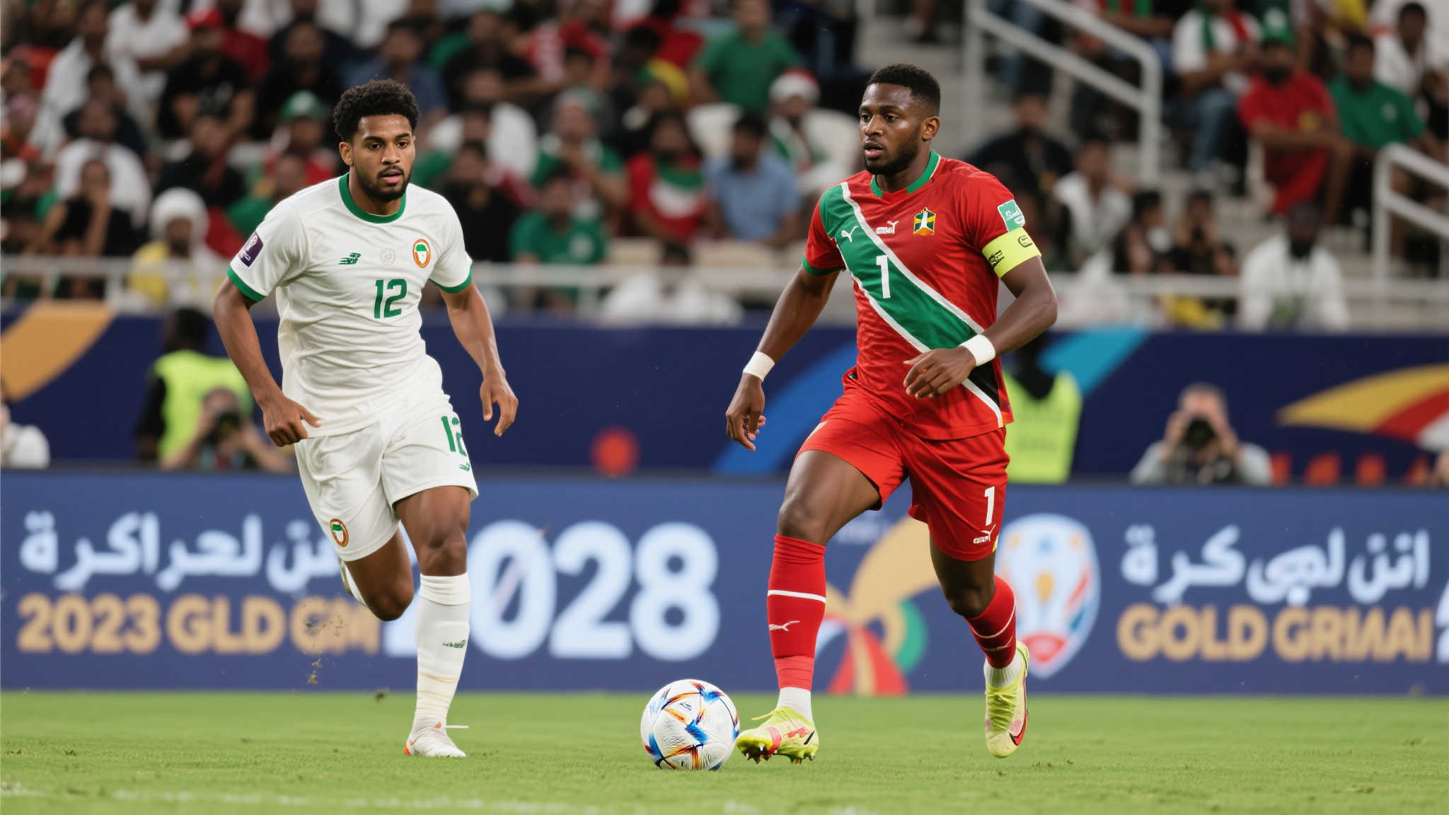 金杯赛沙特1-1战平特立尼达和多巴哥,排名小组第二晋级8强 在2023年金杯赛中,沙特与特立尼达和多巴哥的1-