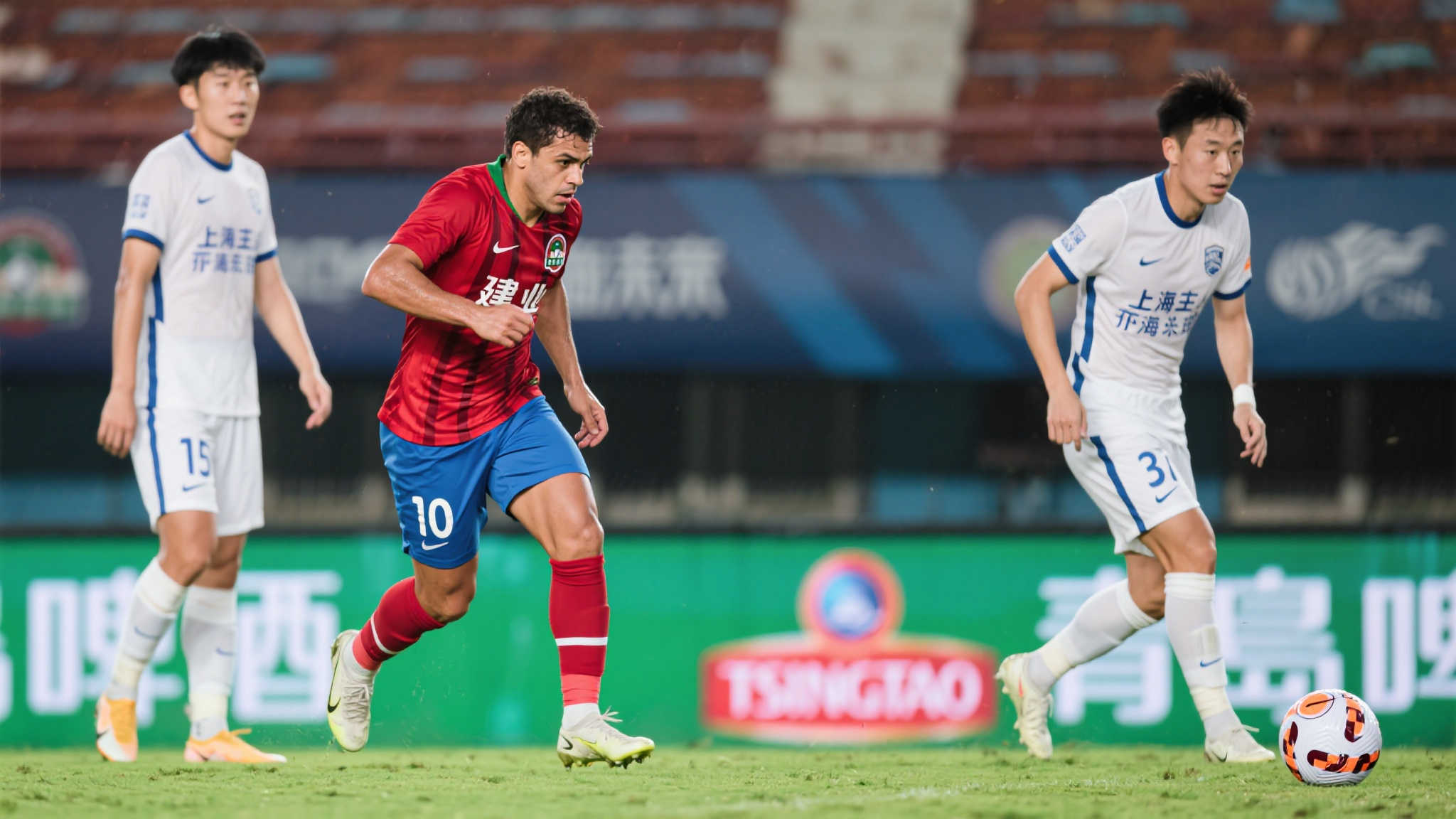 二、老将疲软：曾经的支柱今何在？
相比于年轻球员